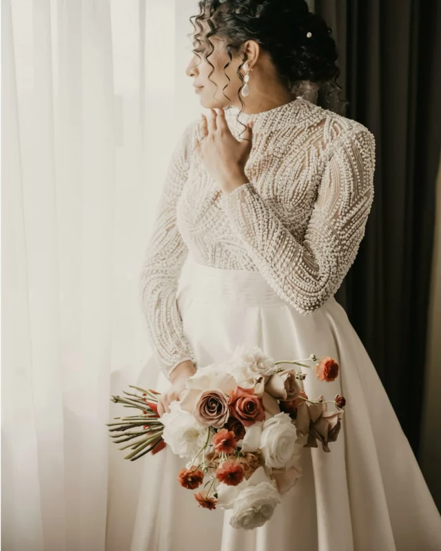 Des teintes chaudes pour une ambiance chaleureuse et intime 🌶️

Design & decoration @thesweetromance
Art floral @thesweetromance
Papeterie @thesweetromance
Photographe @studio__jephotographie

#thesweetromance #weddingInspiration #WeddingInspo #weddingdesigner #weddingfleuriste #fleuristemariage #mariage2025 #wedding2025 #mariagechaud #weddinginspo #vibrantwedding